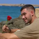 Gospoda Savr&scaron;eni podijelili prve ruže, a četiri djevojke ne ulaze u vilu: 'Gotovo je, zaljubila sam se!'