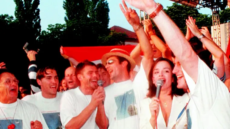 Prisjetili smo se doba kad je himna rukometa&scaron;a bila Morska Vila, a nogometa&scaron;e dočekivala Severina