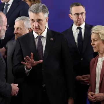 Sastanak u Zagrebu postavio 'kamen temeljac' za 'tiho uzmicanje' od američkog utjecaja