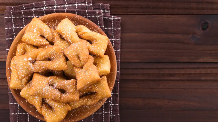 Znate li kako se pripremaju poderane gaće? Recept za slasticu koja nas vraća u djetinjstvo