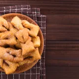 Znate li kako se pripremaju poderane gaće? Recept za slasticu koja nas vraća u djetinjstvo