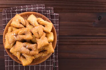 Znate li kako se pripremaju poderane gaće? Recept za slasticu koja nas vraća u djetinjstvo