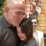 MMA borac do&scaron;ao za&scaron;tititi curicu koju su tukli u &scaron;koli, nekad tako snažno da je gubila svijest!