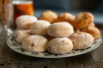 Mini krafne: Dva savr&scaron;ena recepta i slastičarske tajne za zalogaje mekane kao du&scaron;a