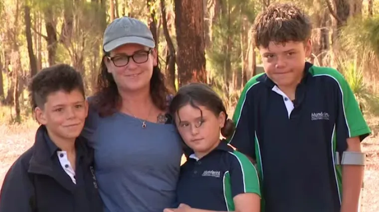 Izgubili se na otvorenom moru: Dječak (13) isplivao 4 kilometra do obale kako bi spasio svoju obitelj