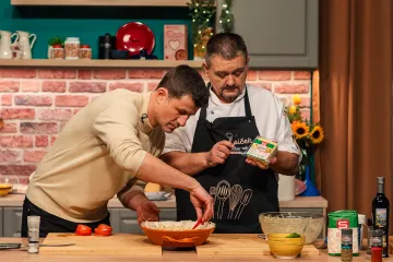 Chef &Scaron;piček pokazao je Marku Vargeku kako pripremiti slasnu gibanicu s puretinom, sirom i tikvicama