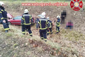 Auto s četvero putnika sletio s ceste u Osijeku: Vatrogasci objavili dramatične prizore spa&scaron;avanja
