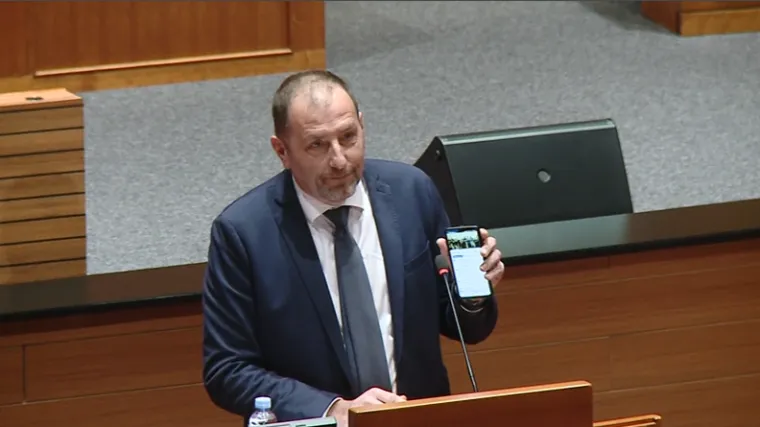 Tko je bio glavni DJ u sabornici? Pu&scaron;tao se Thompson, oda Istri...