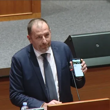 Tko je bio glavni DJ u sabornici? Pu&scaron;tao se Thompson, oda Istri...