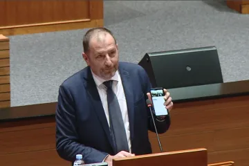 Tko je bio glavni DJ u sabornici? Pu&scaron;tao se Thompson, oda Istri...