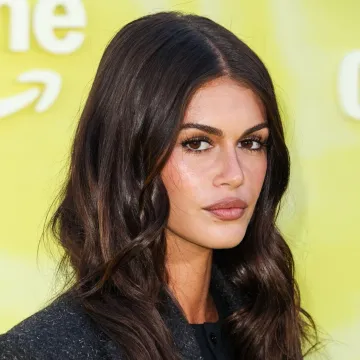 Cindy Crawford bila je kraljica 90-ih, ali kći Kaia Gerber danas postavlja nove standarde ljepote