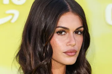 Cindy Crawford bila je kraljica 90-ih, ali kći Kaia Gerber danas postavlja nove standarde ljepote