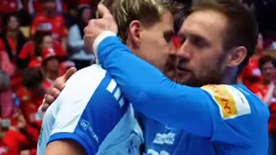 Dok su svi slavili, ovaj trojac je pri&scaron;ao Islanđaninu i napravio potez za pamćenje