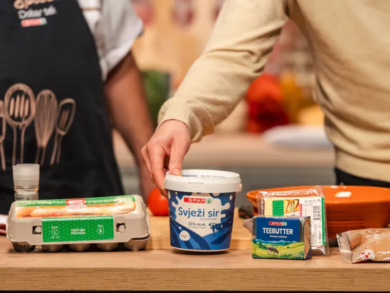 Chef &Scaron;piček pokazao je Marku Vargeku kako pripremiti slasnu gibanicu s puretinom, sirom i tikvicama