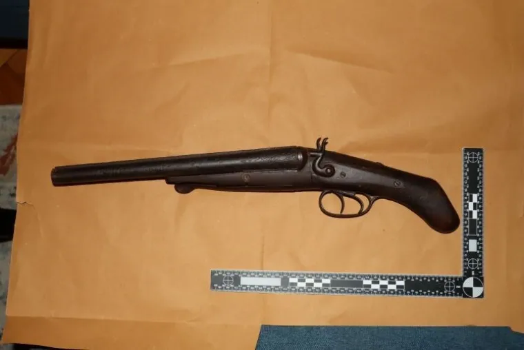 O, čovječe! &Scaron;to je ovaj mu&scaron;karac u Zagrebu sve imao kod sebe u stanu? Policija objavila i video...