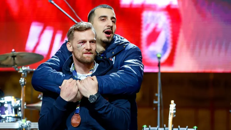 Evo kako izgleda slavlje brončanih rukometa&scaron;a iz njihove perspektive, objavljena snimka