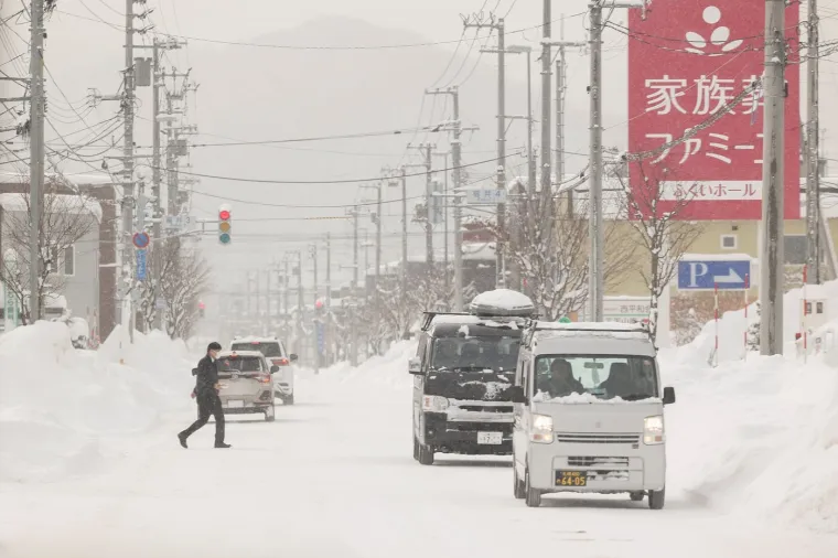 Katastrofa u državi zbog snijega: Najmanje 35 mrtvih i preko 400 ozlijeđenih, ulice i gradovi paralizirani