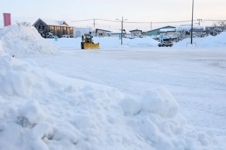 Katastrofa u državi zbog snijega: Najmanje 35 mrtvih i preko 400 ozlijeđenih, ulice i gradovi paralizirani