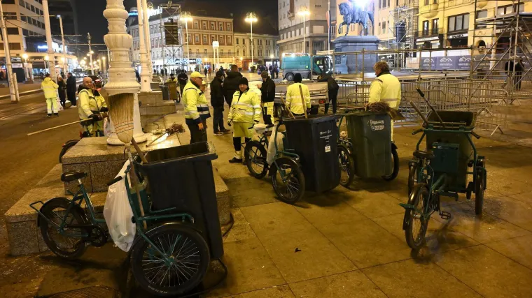 Pazite koliko Plenković mora platiti či&scaron;ćenje Trga nakon dočeka: Toma&scaron;ević poslao račun