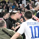 Kadrovi tučnjave hrvatskih navijača i za&scaron;titara u Stožicama