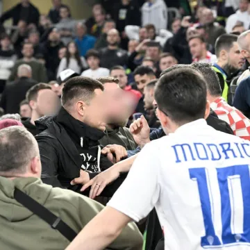 Kadrovi tučnjave hrvatskih navijača i za&scaron;titara u Stožicama