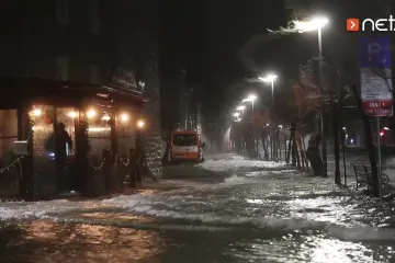 Pogledajte snažno nevrijeme koje je zahvatilo Ka&scaron;tela, more se podiglo preko rive, mete sve pred sobom