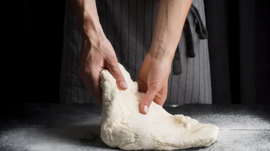 Savr&scaron;eno tijesto za pizzu bez glutena: Vodič za hrskavu koricu i sočnu unutra&scaron;njost