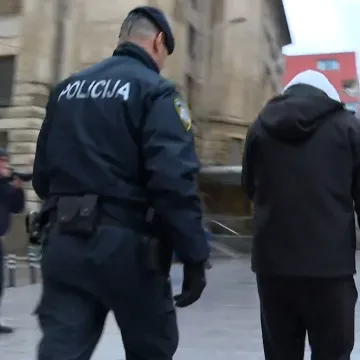 Biv&scaron;i maneken priveden u USKOK: Di Caprija doveli na ispitivanje, isto čeka njegovu ženu