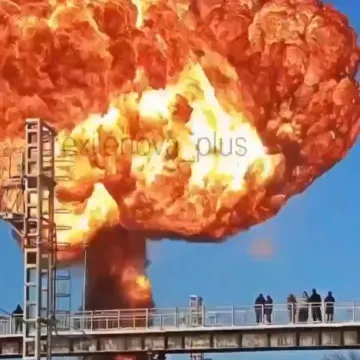 Vatrena gljiva nad gradom, pogledajte snimku čudovi&scaron;ne eksplozije: 'Nebo je postalo plameno'