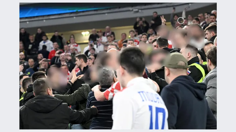 Slovenci o incidentu hrvatskih navijača: 'Pijani Hrvati izazvali kaos'