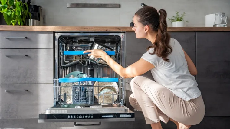 Znate li pravilno složiti suđe u perilicu? Stručnjaci otkrivaju najče&scaron;će gre&scaron;ke