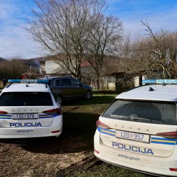 Tukli se letvama i čekićem, propucan tinejdžer (17): Osumnjičeni se skrivali pod krevetom