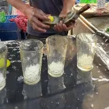 Neosporeni kralj uličnih napitaka u Indiji