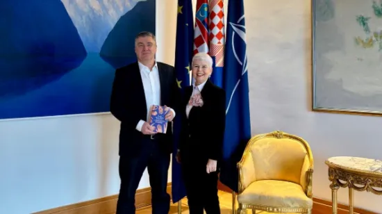 Jadranka Kosor se sastala s Milanovićem i dala mu poklon: Razgovarali su o dvije stvari