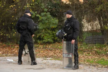 Strojnicom pucao po veleposlanstvu u BiH, a pazite &scaron;to je napravio u zatvoru: 'Uzet ću nož'