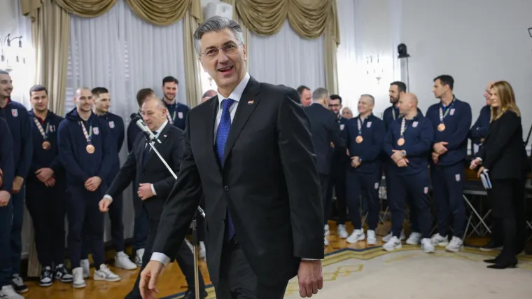 Kako je Plenković skrenuo toliko udesno? Evo &scaron;to kažu analitičari i političari