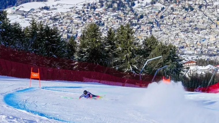 Užas pred Olimpijske igre: Skija&scaron;u pri 120 km/h od udarca odletjela kaciga na 'stazi smrti'