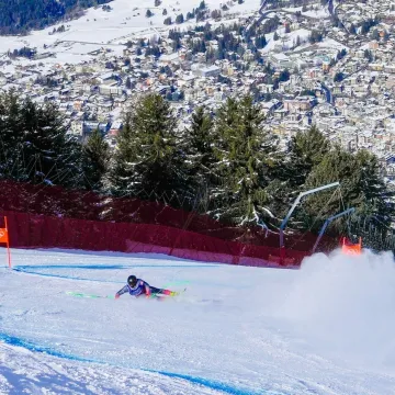 Užas pred Olimpijske igre: Skija&scaron;u pri 120 km/h od udarca odletjela kaciga na 'stazi smrti'