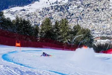 Užas pred Olimpijske igre: Skija&scaron;u pri 120 km/h od udarca odletjela kaciga na 'stazi smrti'