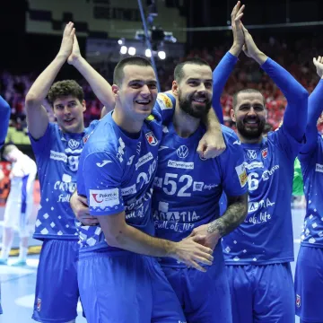 Brončani rukometa&scaron;: 'Žao mi je &scaron;to se politika umije&scaron;ala u sport, a sad ću vam ne&scaron;to otkriti...'