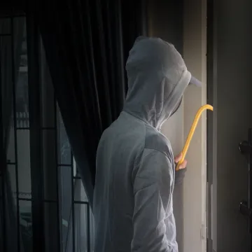 Maskirani tip im je upao u stan: Obitelj zatekla jeziv prizor, odmah su znali &scaron;to je napravio