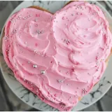 Slatko srce za Valentinovo: Kako napraviti savr&scaron;enu tortu u obliku srca bez posebnog kalupa?