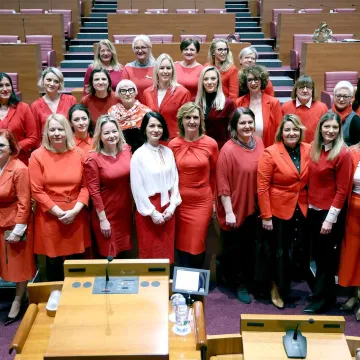 Dan crvenih haljina obilježen u Saboru: Zastupnice podižu svijest o moždanom udaru kod žena