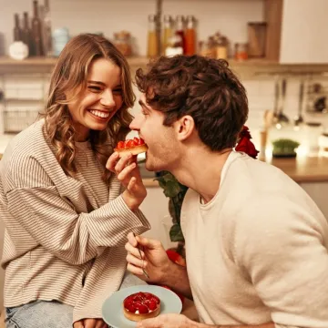 Od svinje do crnih rezanaca: Ovo su najčudniji običaji za Valentinovo na svijetu