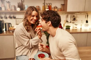 Od svinje do crnih rezanaca: Ovo su najčudniji običaji za Valentinovo na svijetu