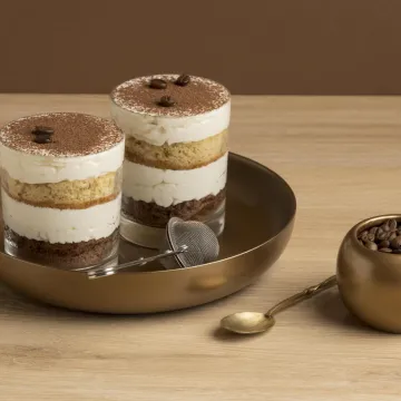 Elegantan desert za proslavu ljubavi: Isprobajte ovaj recept za tiramisu u ča&scaron;i