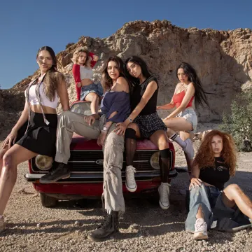 Koliko zgodnih djevojaka na jednom mjestu! Djevojke iz Gospodina Savr&scaron;enog 'zapalile' set