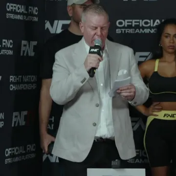 Kralj Njemačke pojavio se na vaganju za FNC 27 s krunom na glavi