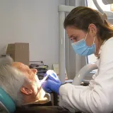 &Scaron;tetne za okoli&scaron;, ne i za ljude: Svejedno im je odzvonilo. Pokriva li HZZO bijele plombe?