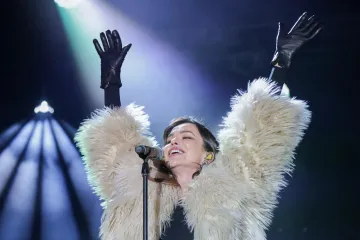 Severina zapalila Samobor: Glazbeni spektakl na otvorenju jubilarnog 200. fa&scaron;nika